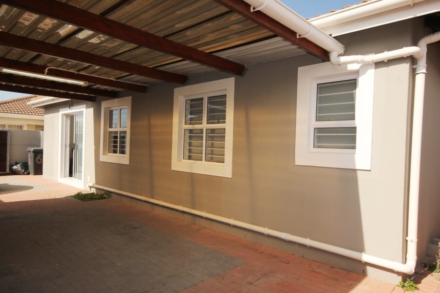 2 Bedroom Property for Sale in Muizenberg Western Cape